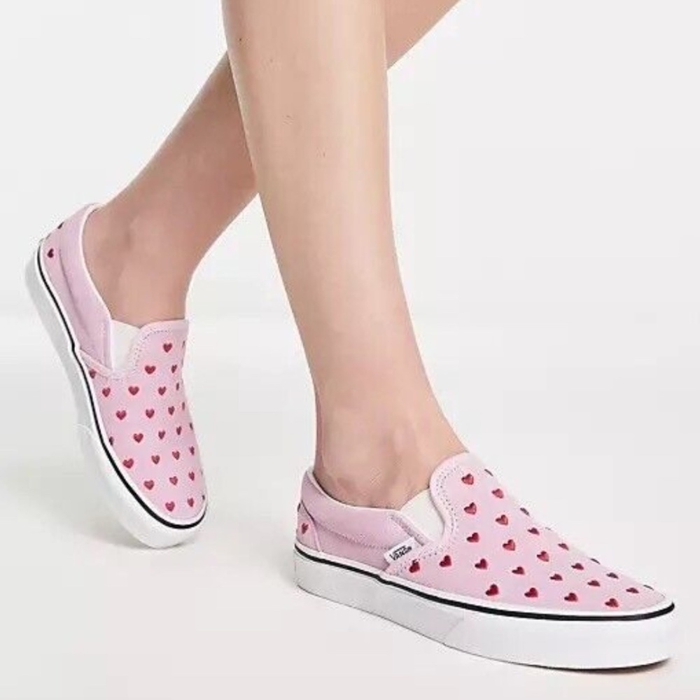 NEW NEVER WORN SUEDE PASTEL PINK VANS with embroidered red hearts (W7/M5.5)